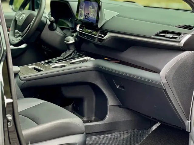 Toyota Granvia — Фото автомобиля 8