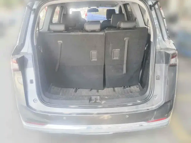Wuling Jiachen — Фото автомобиля 5