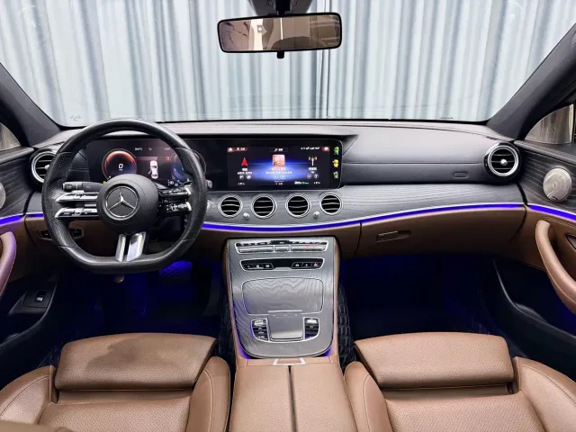 Mercedes-Benz E-Class — Фото автомобиля 16