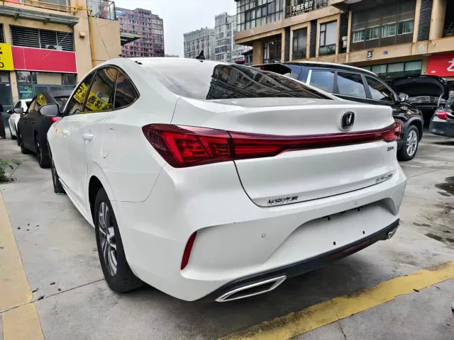 Changan Eado — Фото автомобиля 13
