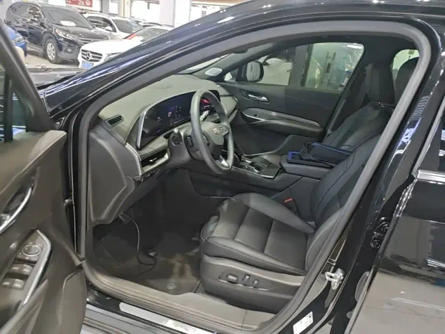 Cadillac XT4 — Фото автомобиля 14