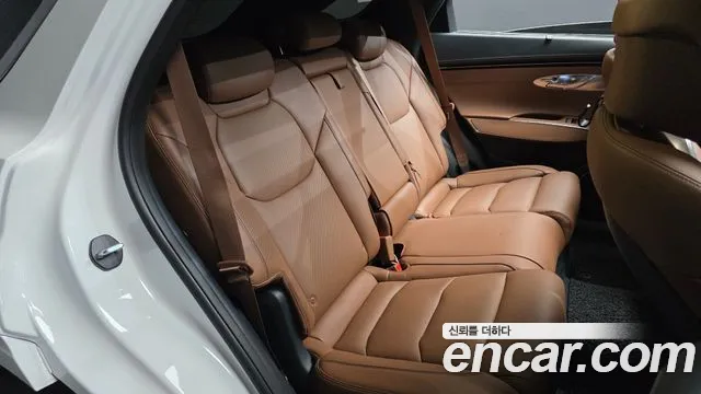 Genesis GV70 — Фото автомобиля 11