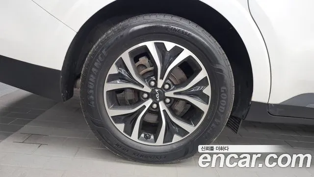 Kia Canival Carnival 4 поколение Бензин 9 мест Prestige — Фото автомобиля 4