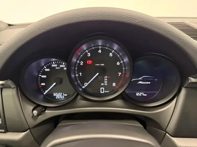 Porsche Macan — Фото автомобиля 10