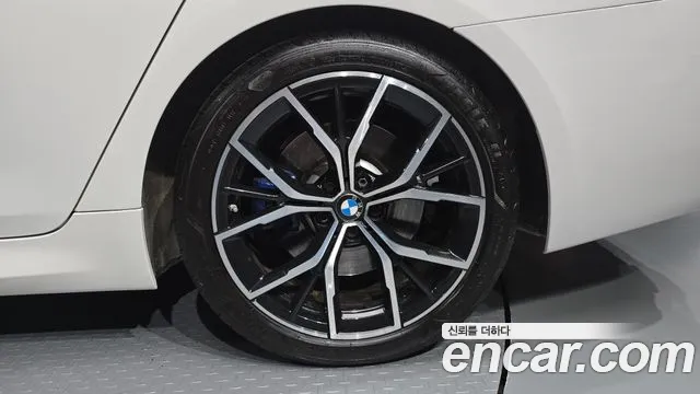 BMW 5-Series — Фото автомобиля 19