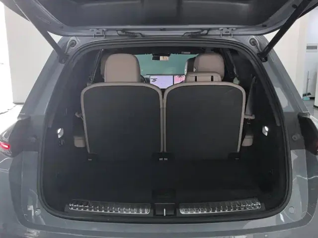 Li Auto L8 — Фото автомобиля 4