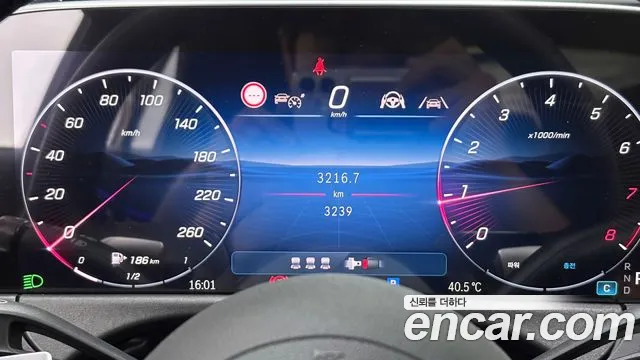 Mercedes-Benz E-Class — Фото автомобиля 8