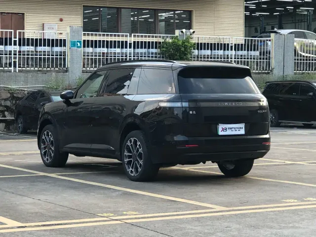 Lynk & Co 900 — Фото автомобиля 6