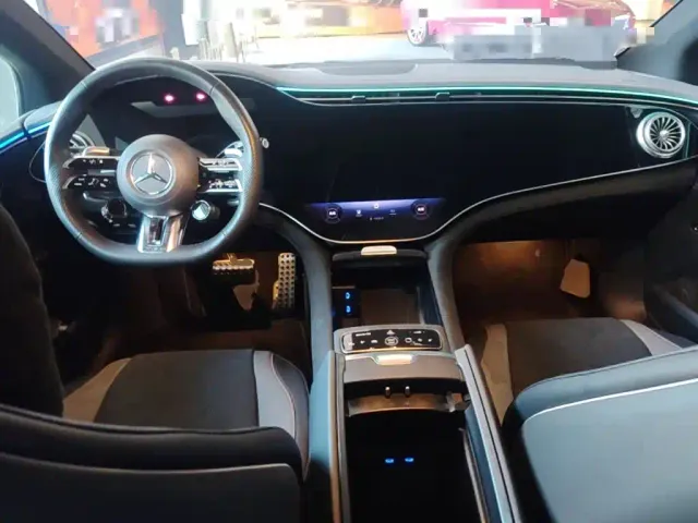 Mercedes-Benz EQE AMG — Фото автомобиля 5