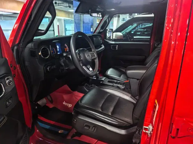 Jeep Wrangler — Фото автомобиля 5