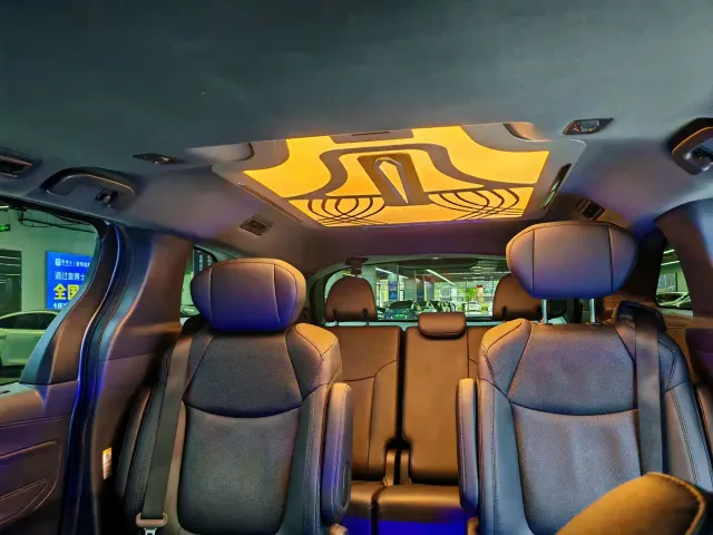 Toyota Sienna — Фото автомобиля 8