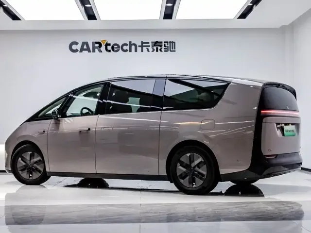 Li Auto MEGA — Фото автомобиля 4