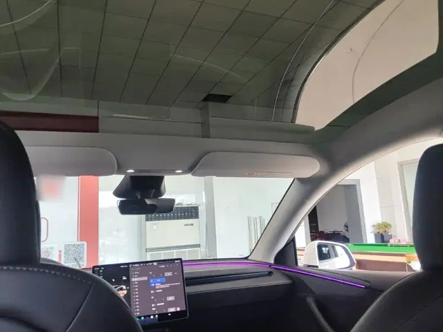Tesla Model Y — Фото автомобиля 17
