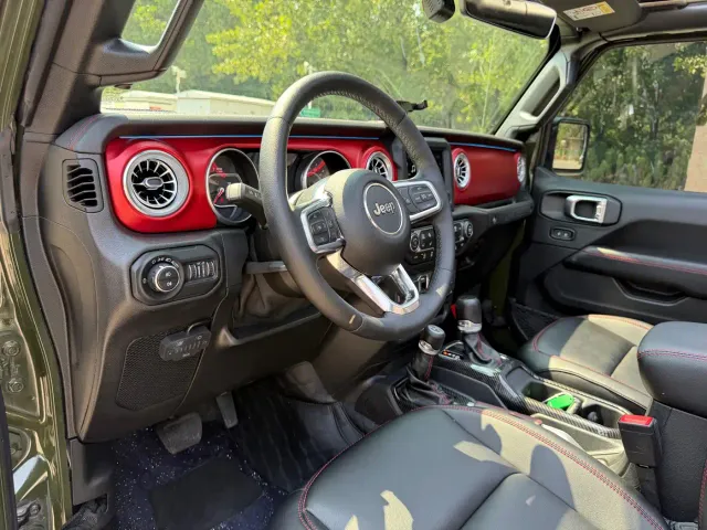 Jeep Wrangler — Фото автомобиля 19
