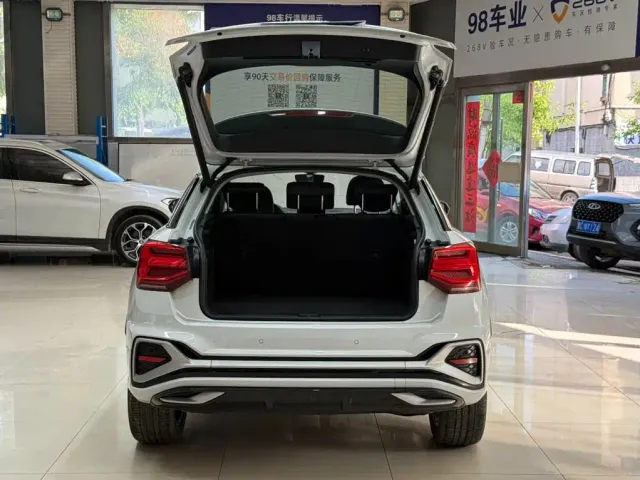 Audi Q2L — Фото автомобиля 23