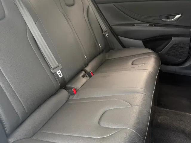 Hyundai Elantra — Фото автомобиля 17