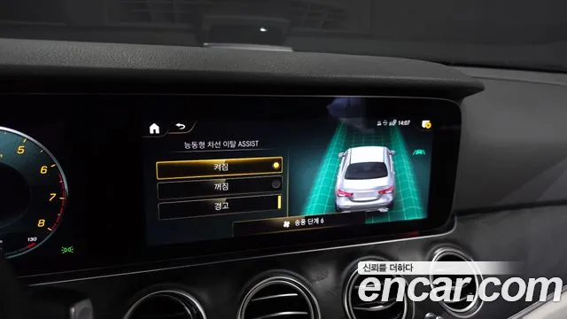 Mercedes-Benz E-Class — Фото автомобиля 23
