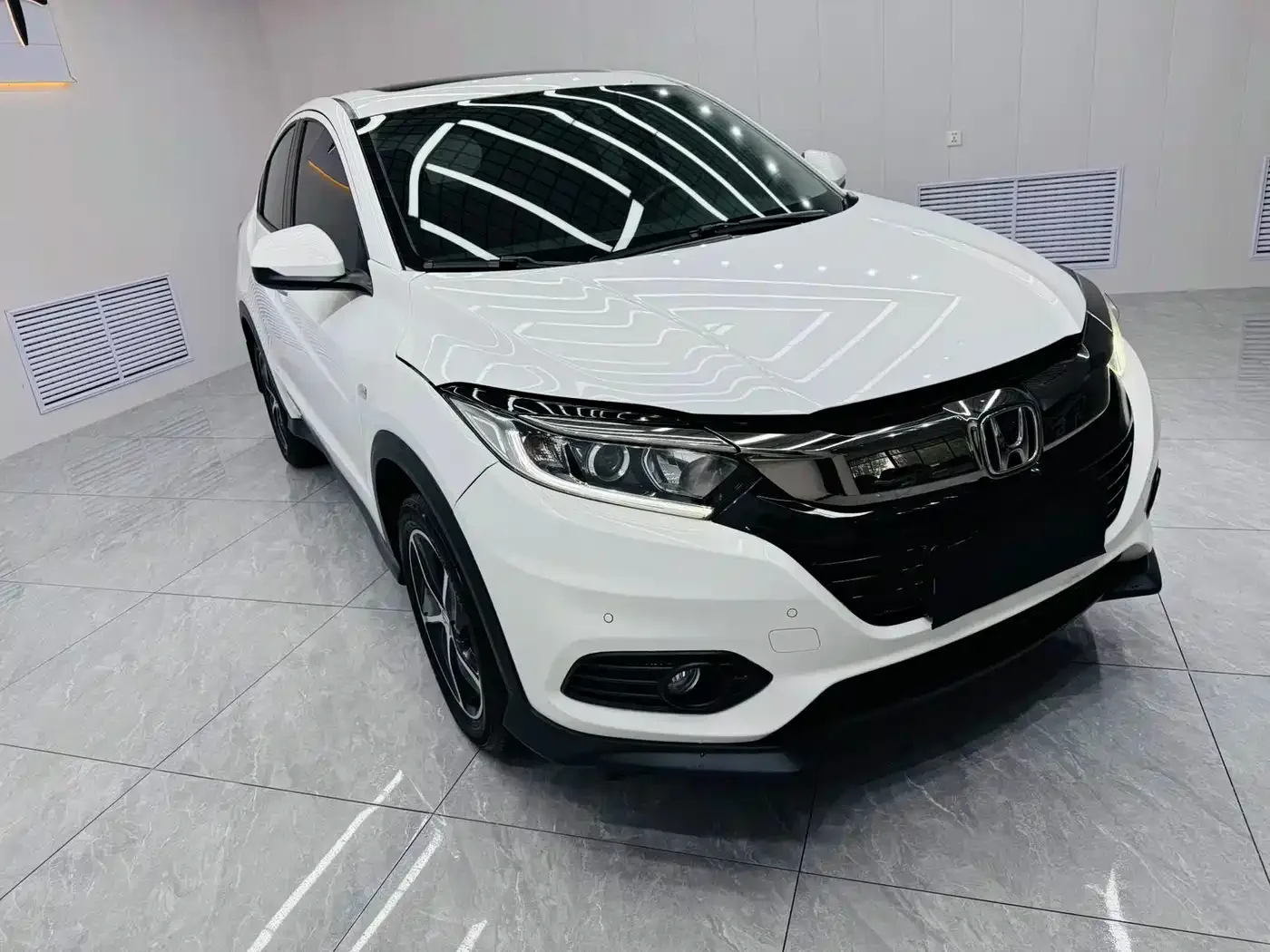 Honda Vezel 2022 1.5L CVT Phantom Night Pioneer Edition — Фото автомобиля 3