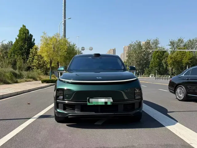 Li Auto L9 — Фото автомобиля 3