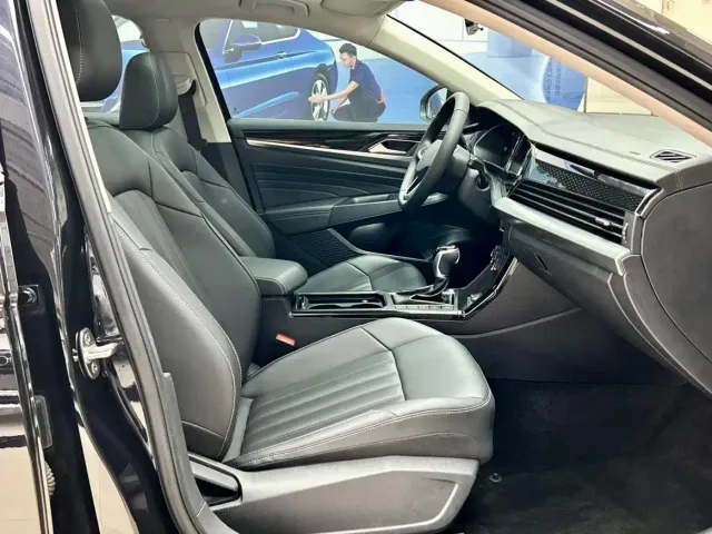 Volkswagen Passat — Фото автомобиля 10