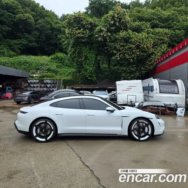 Porsche Taycan Taycan Khan — Фото автомобиля 7