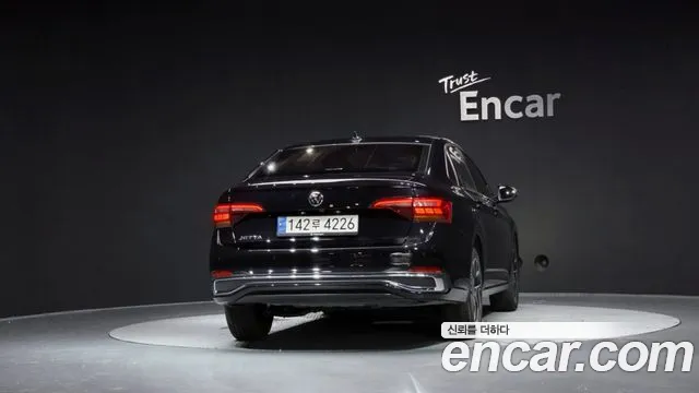 Volkswagen Jetta — Фото автомобиля 3