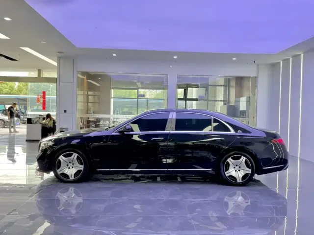 Mercedes-Benz S-Class — Фото автомобиля 3