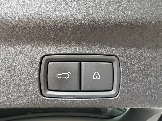 Li Auto L7 — Фото автомобиля 17