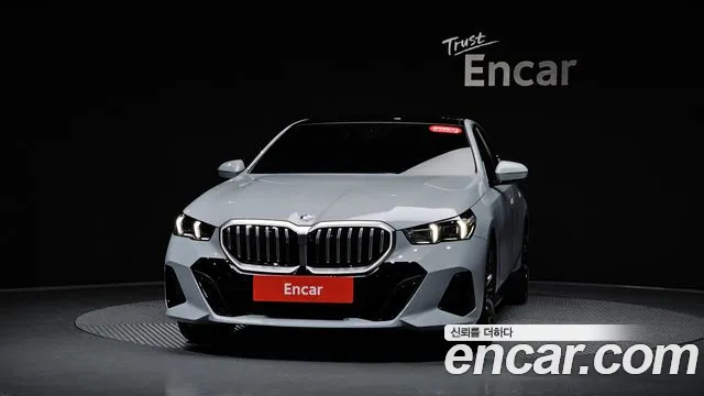 BMW 5-Series 5 серия (G60) 530i xDrive M Sport — Фото автомобиля 3