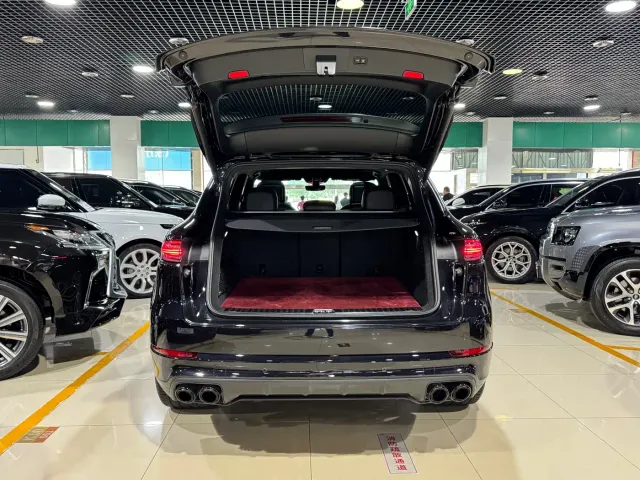 Porsche Cayenne — Фото автомобиля 17