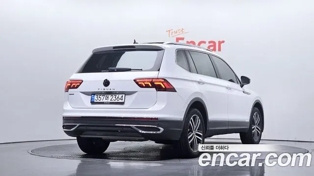 Volkswagen Tiguan — Фото автомобиля 2