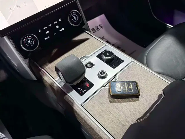 Land Rover Range Rover — Фото автомобиля 6