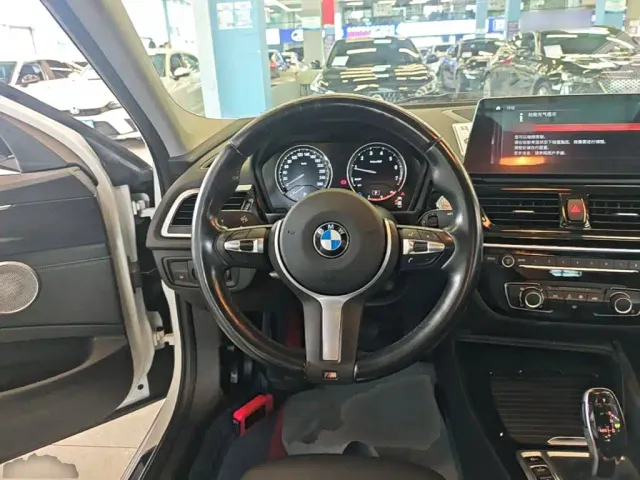 BMW 1 Series — Фото автомобиля 10