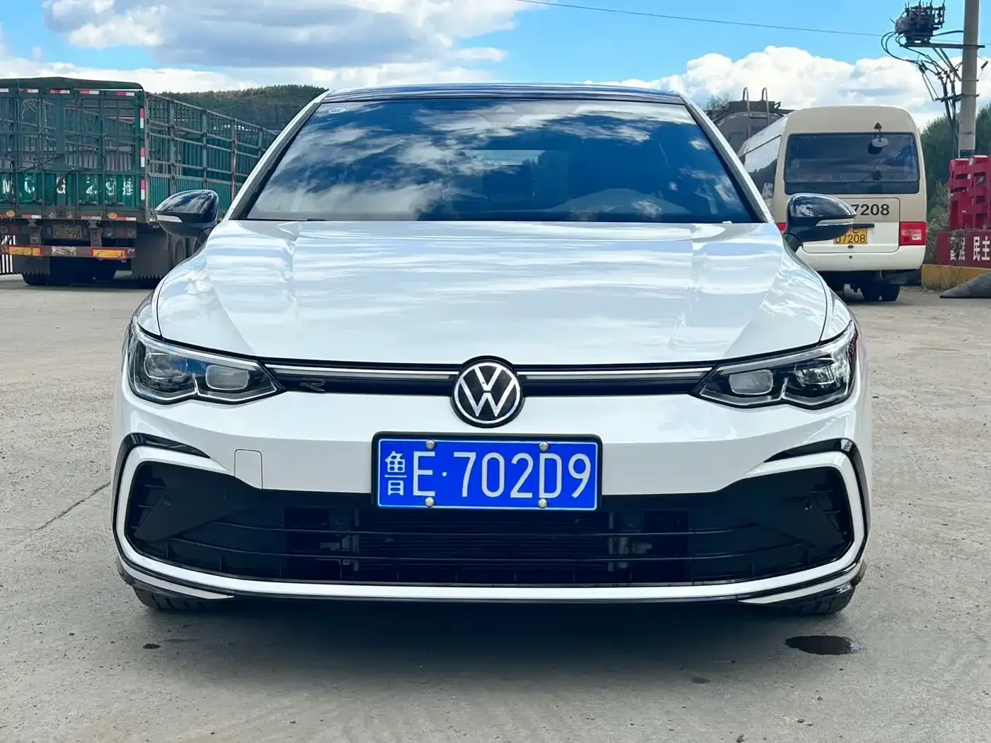 Volkswagen Golf 2023 Model 280TSI DSG R-Line — Фото автомобиля 2