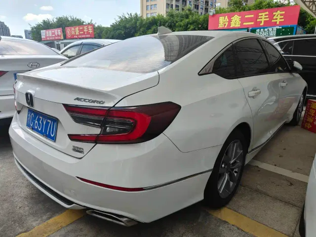 Honda Accord — Фото автомобиля 4