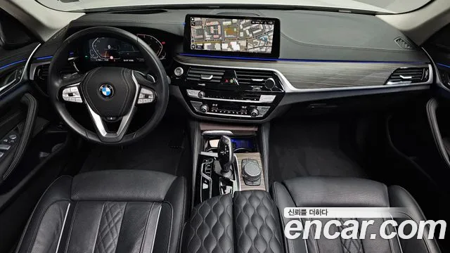 BMW 5 Series G30 — Фото автомобиля 10