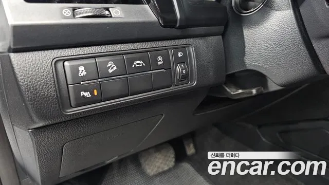 KG_Mobility_Ssangyong Rexton Новый Rexton Sport Khan Дизель 2.2 4WD — Фото автомобиля 17