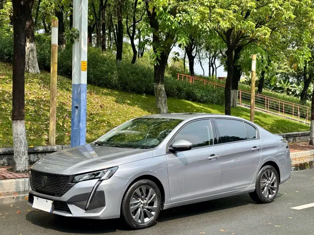 Фотография автомобиля — Peugeot 408