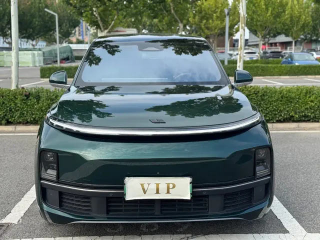 Li Auto L8 — Фото автомобиля 2