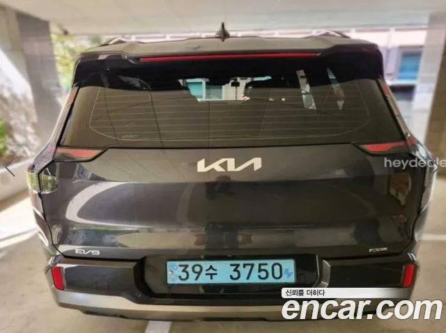 Kia EV9 — Фото автомобиля 2