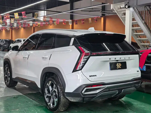 Geely Boyue L — Фото автомобиля 5