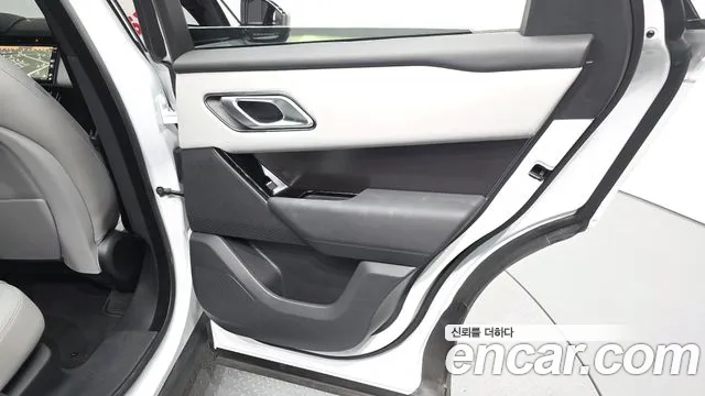 Land Rover Range Rover Velar Range Rover Velar 2.0 P250 Dynamic SE — Фото автомобиля 24