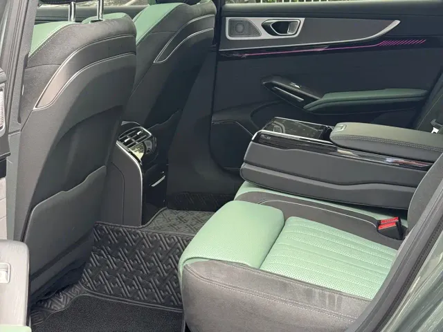 Hongqi H9 — Фото автомобиля 10