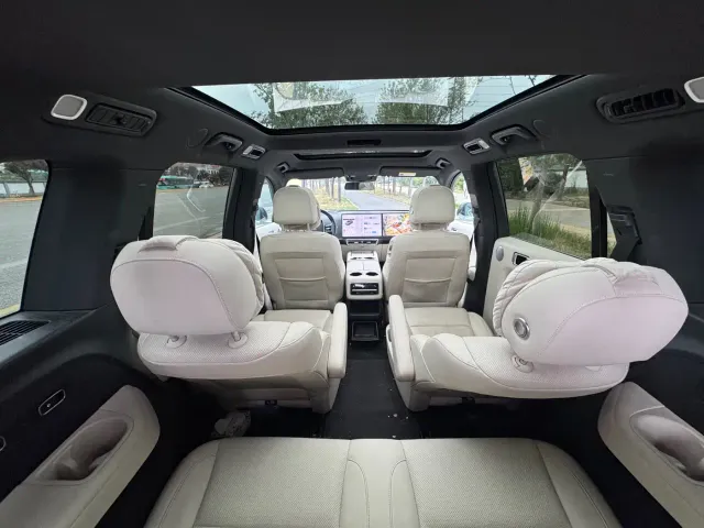Li Auto L8 — Фото автомобиля 13