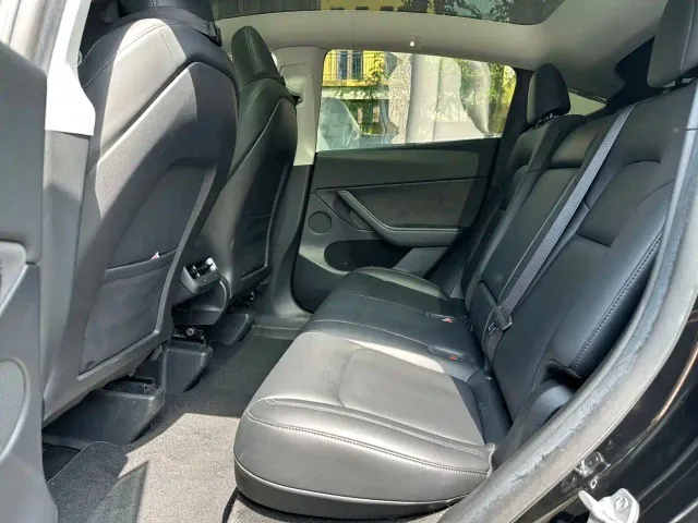Tesla Model Y — Фото автомобиля 8