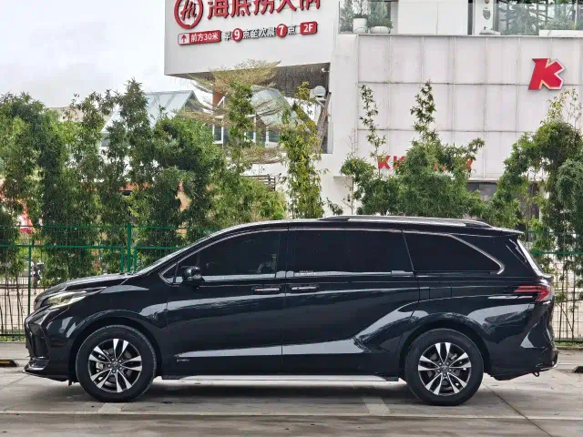 Toyota Granvia — Фото автомобиля 3