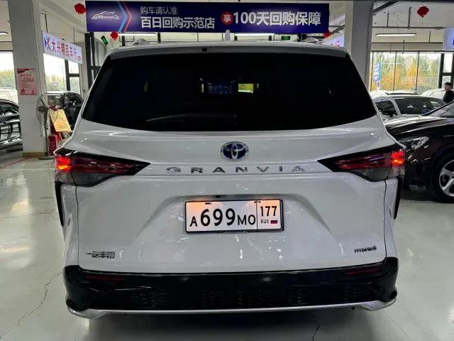 Toyota Granvia — Фото автомобиля 6