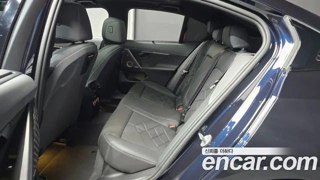 BMW i5 G60 — Фото автомобиля 18