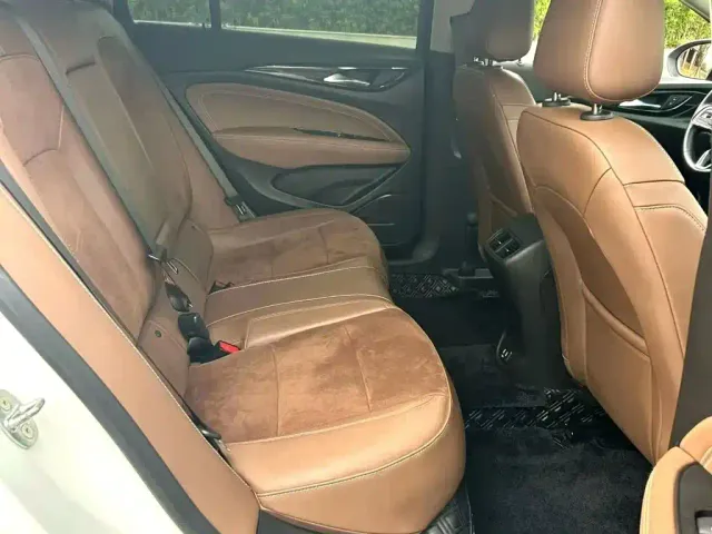 Buick Regal — Фото автомобиля 5