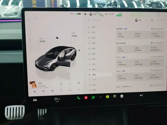 Tesla Model 3 — Фото автомобиля 11